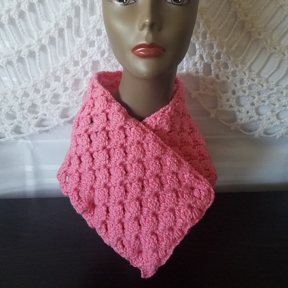 Scarf, Cowl - Picture 2 of 4
